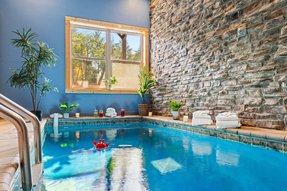 Couples Refuge by Ghosal Luxury Lodging