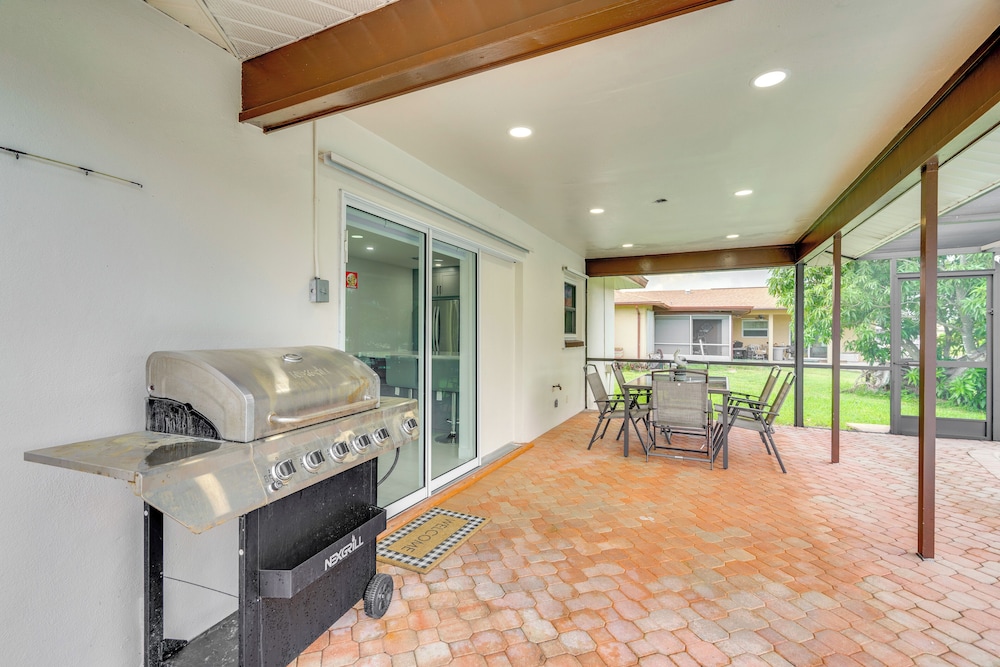 Swim, Golf & Explore: Pet-friendly Cape Coral Home