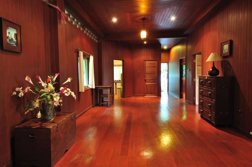Baan Mai Beachfront Phuket Lone Island