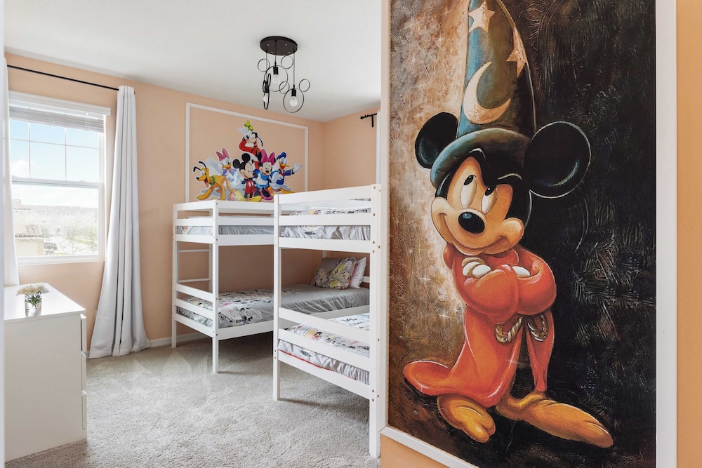 Sleeps 25! In Solara Resort, Near the Theme Parks Coconut Breeze by Avantstay