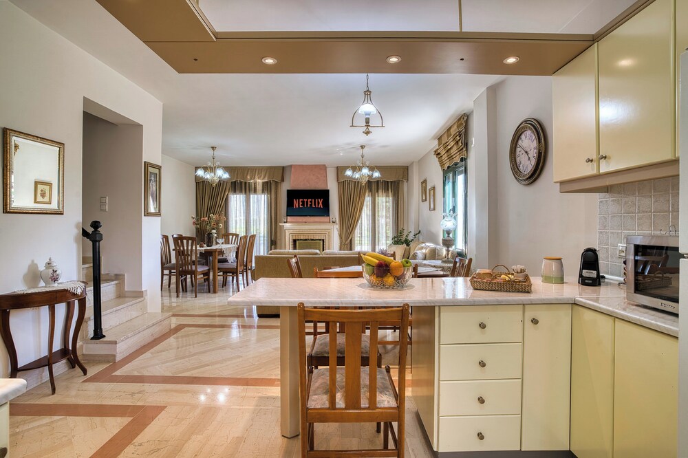 Marilizas Spacious Maisonette