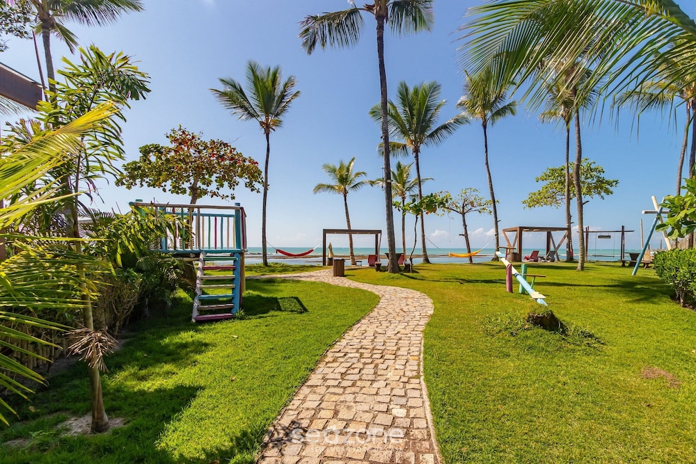 Fully Equipped Apartments in an Oceanfront Condo With Leisure Area and Pool Vvas