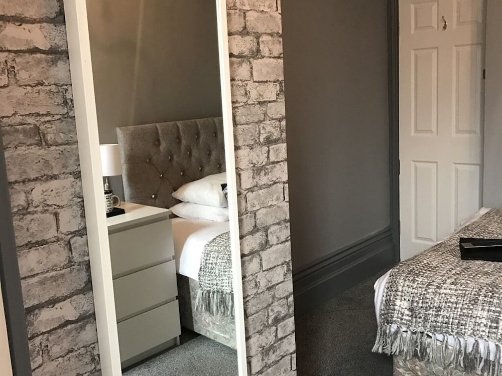 South Shields Vacations - Kingsmere Guest House - Property Image 23