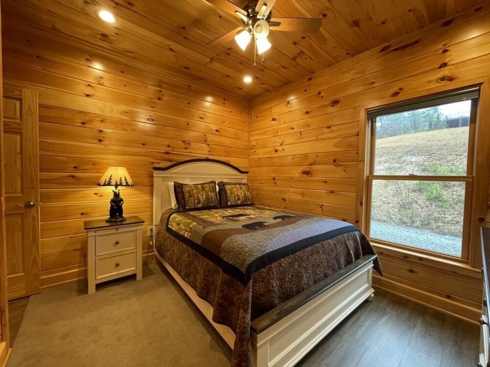 Charming cabin with an Amazing view! - pet and motorcycle friendly! 2 Bedroom Cabin by RedAwning view 2