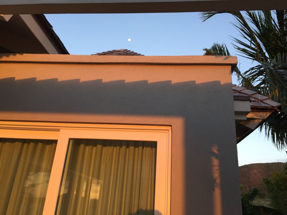 2 Bedroom Bungalow-Style Villa