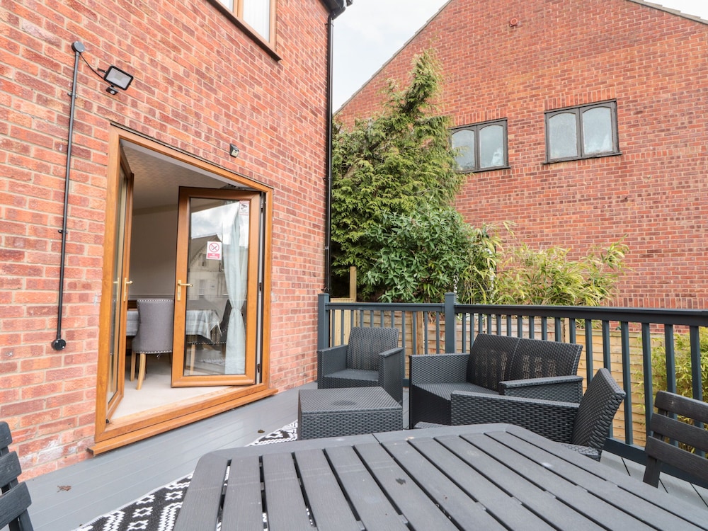 5 Westwood Road