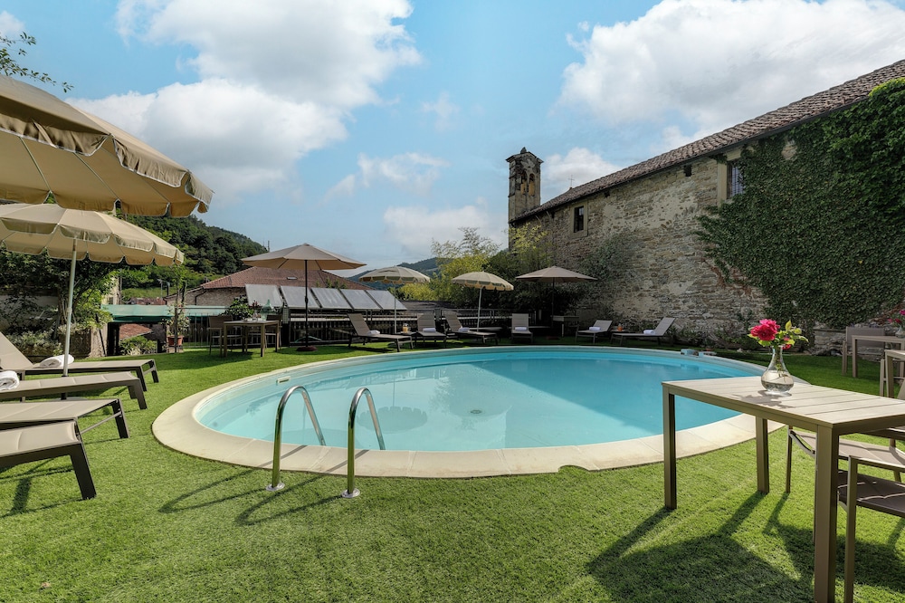 Entire Hilltop Villa With Private Pool In Palazzuolo Sul Senio