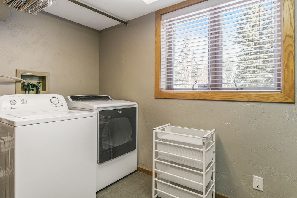2060 Solamere Drive - Four Bedroom Home 4 Condo