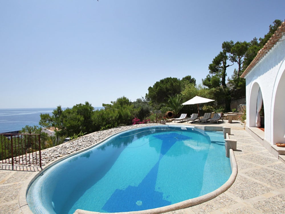 Fantastic Villa With Private Swimming Pool, Garage, Bbq, Patio, Wifi and the sea photo 3