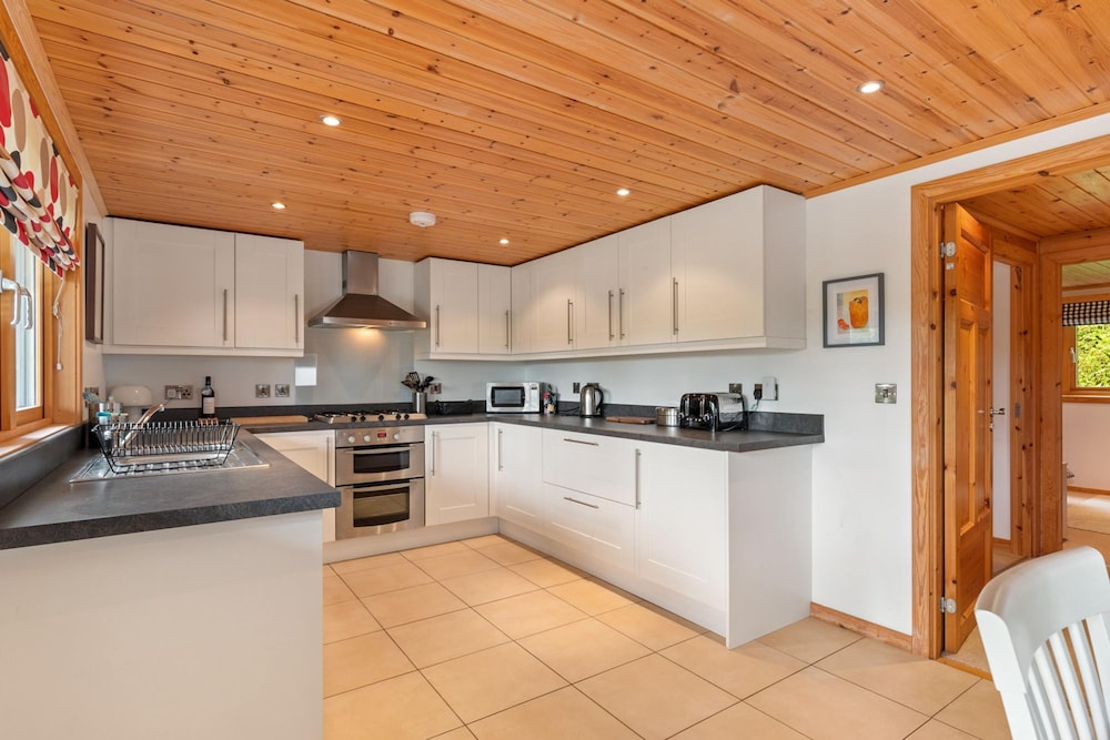 Lodge 5 Longbury - Luxury Lodge Woodland Views Restaurant and Spa Facilites