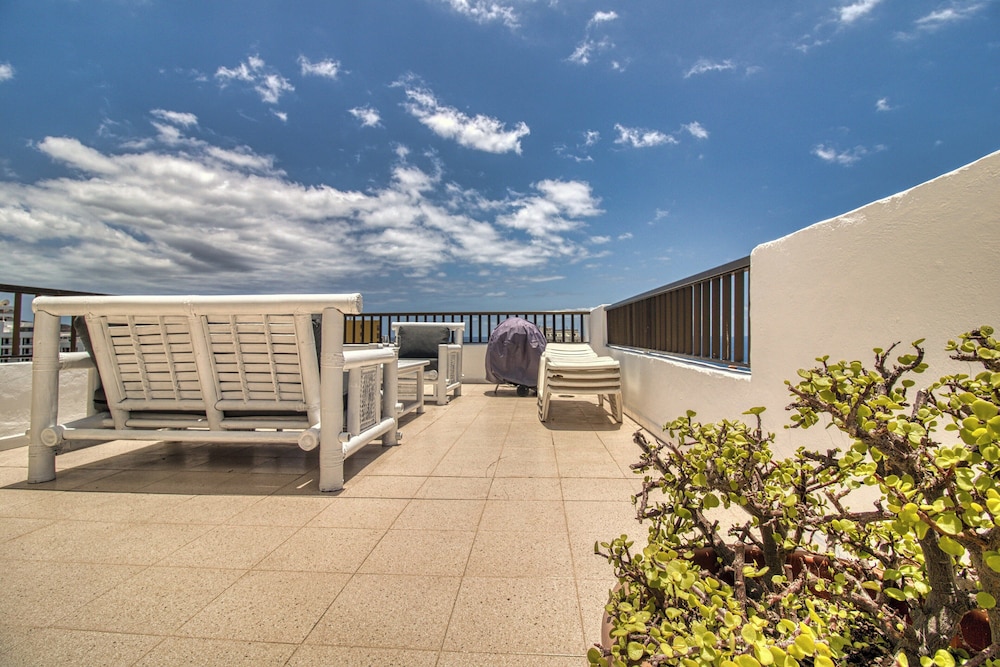 Apartment - Sleeps 4 - Jacuzzi - Terrace - Pool