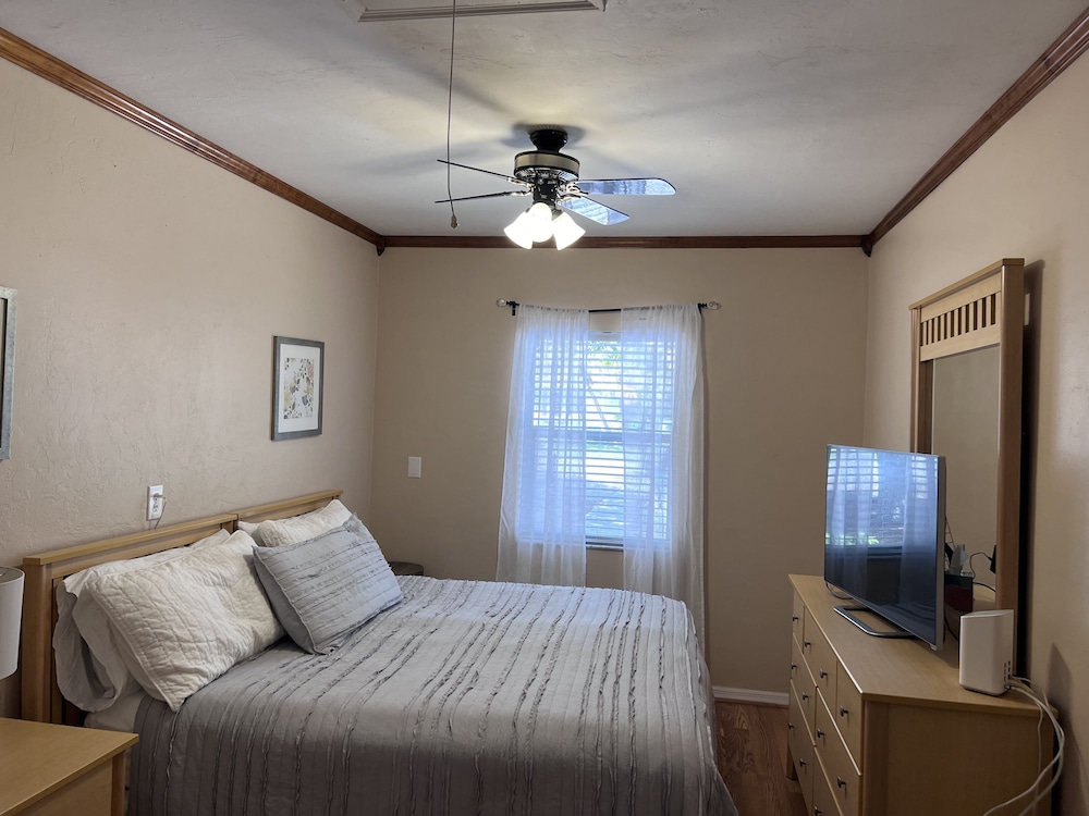 97th Ave North Naples Park Ocean Vanderbilt Beach 4 Bedroom Home