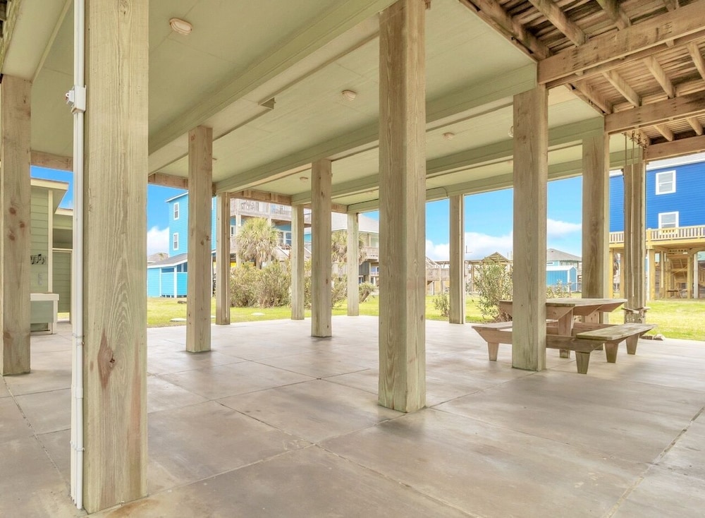 Sea Song 2 Bedroom Home by RedAwning