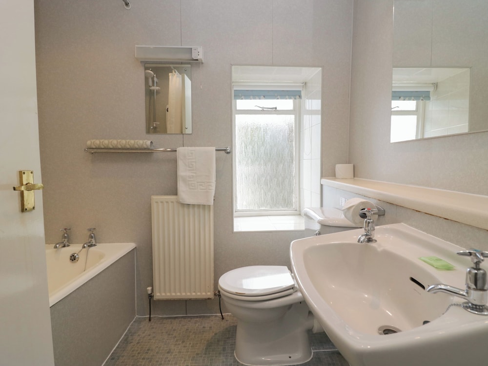 Garden Cottage No 2
