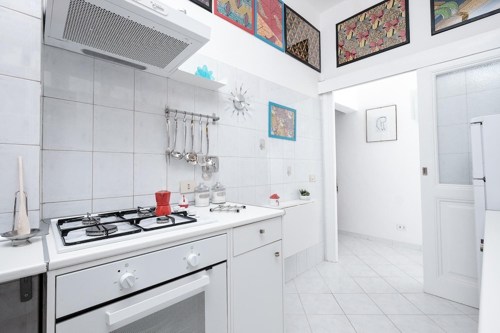 Domus Linda in Roma With 1 Bedrooms and 1 Bathrooms