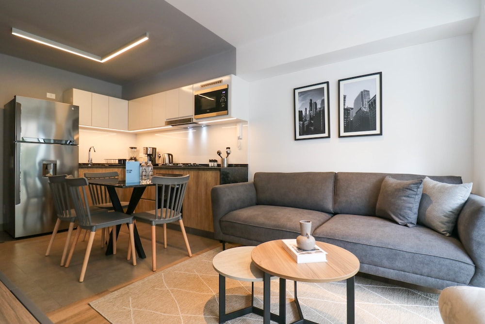 w Exceptional 2BR w Amazing View in San Isidro