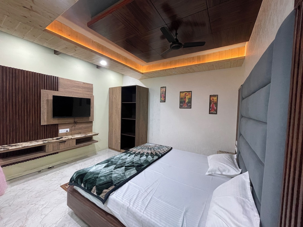 Anand residency