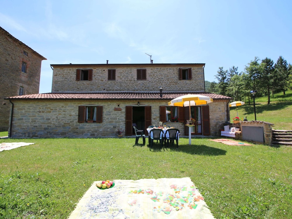 Property With Swimming Pool, Spacious Garden, Private Terrace and Views