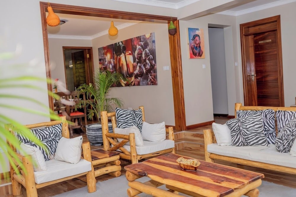 Lux Suites Enkarsis Bungalow Kisaju