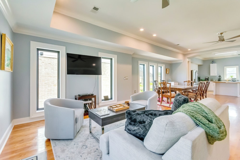 2 Mi to Little Rock River Market: Walkable Getaway