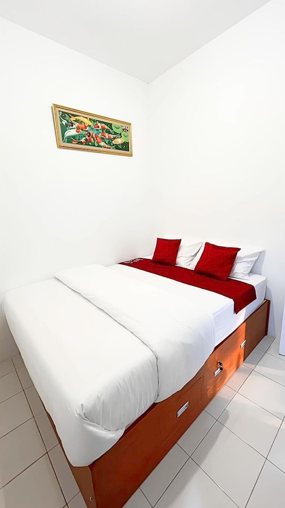 Djuragan Kamar Halona