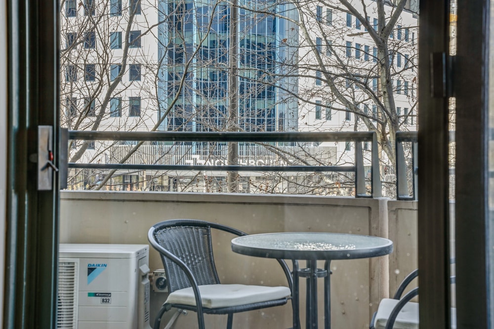Central 2-bed Apartment With Pool, Gym and Spa