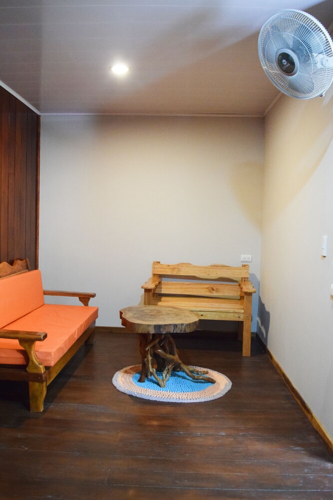 Casita & Tours Happy Feet
