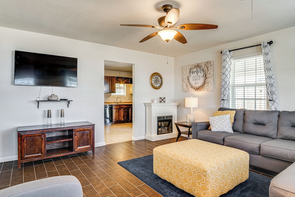 Walk to Town: Home w/ Yard in Brenham!