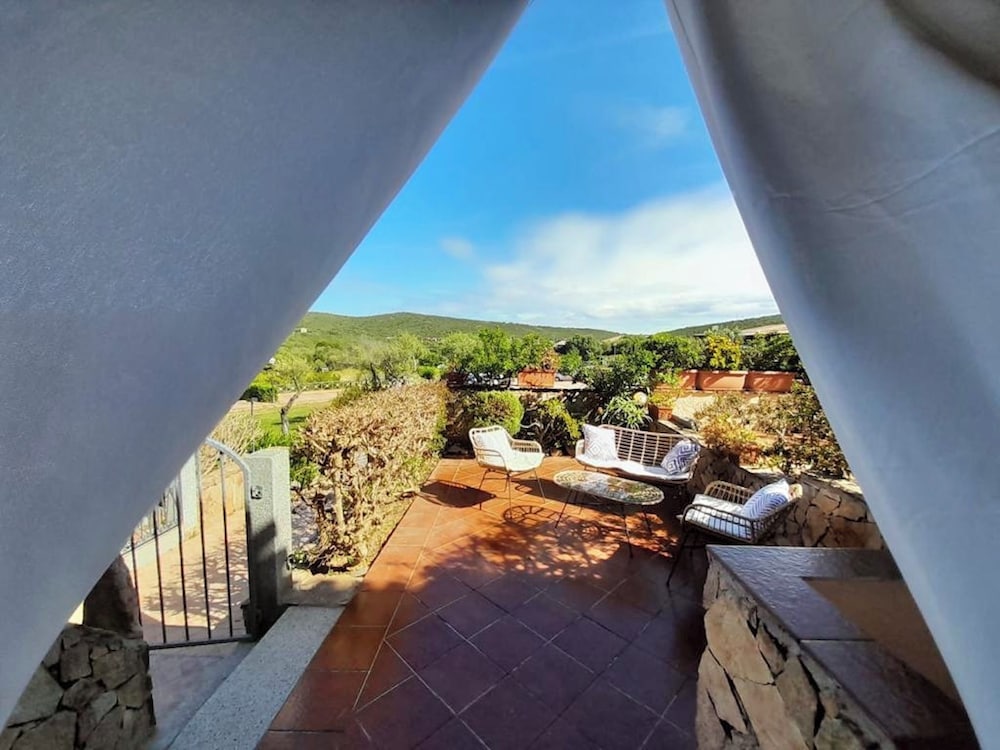 Residence in Marinella just 300 mt from the sea