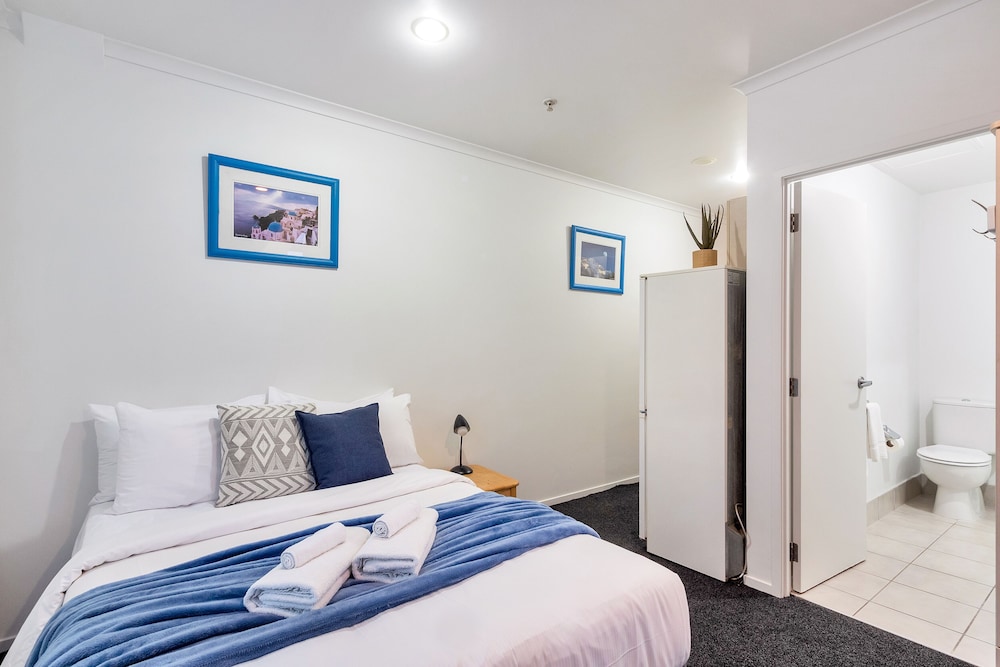 Cute Little Private Studio In the City view 3