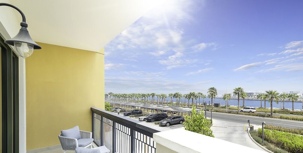 LUX The Elegant Sea View Suite