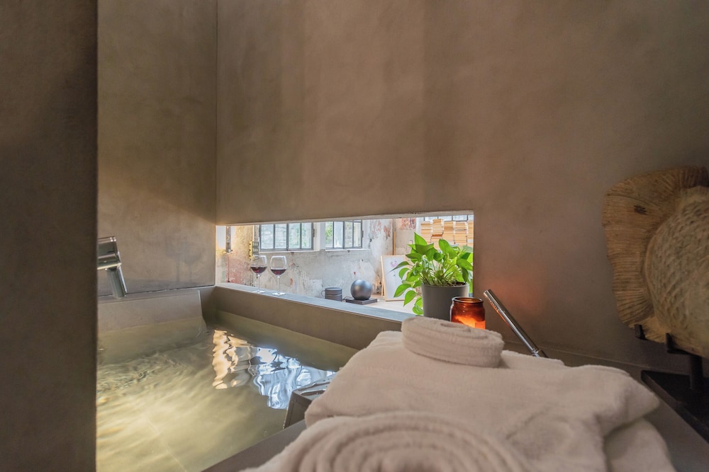 Design Loft With Private Parking by Rent all Como