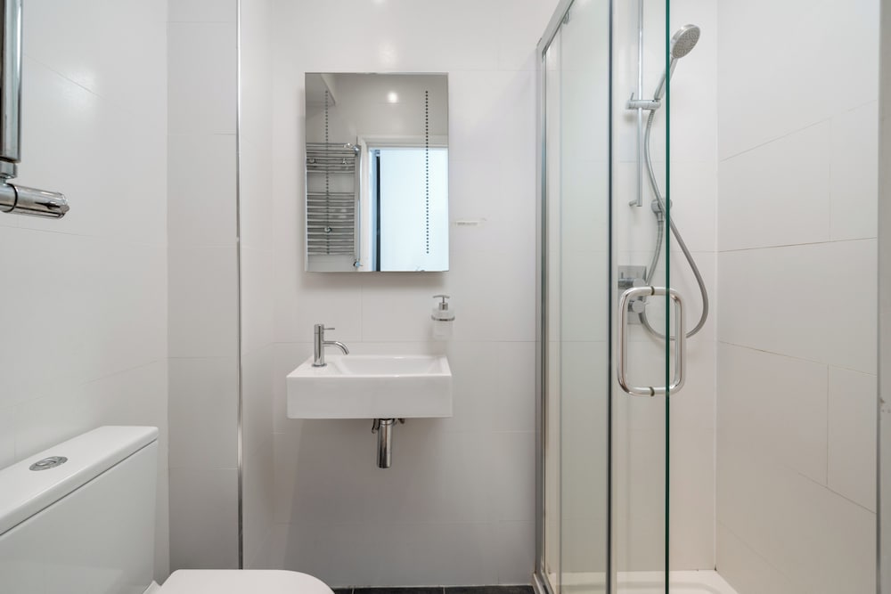 2Bedroom flat with garden in Battersea
