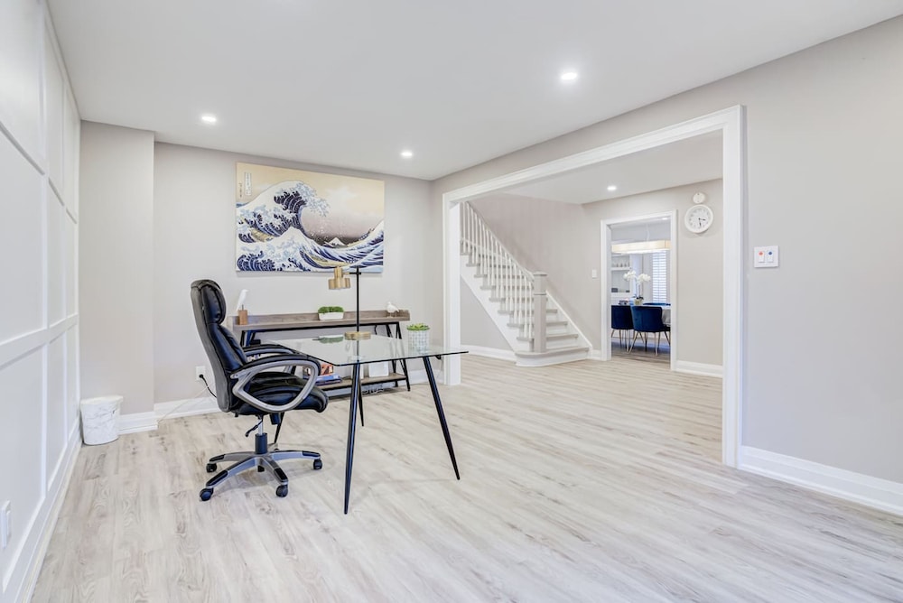Family Lounge 4BR Crib Patio BBQ