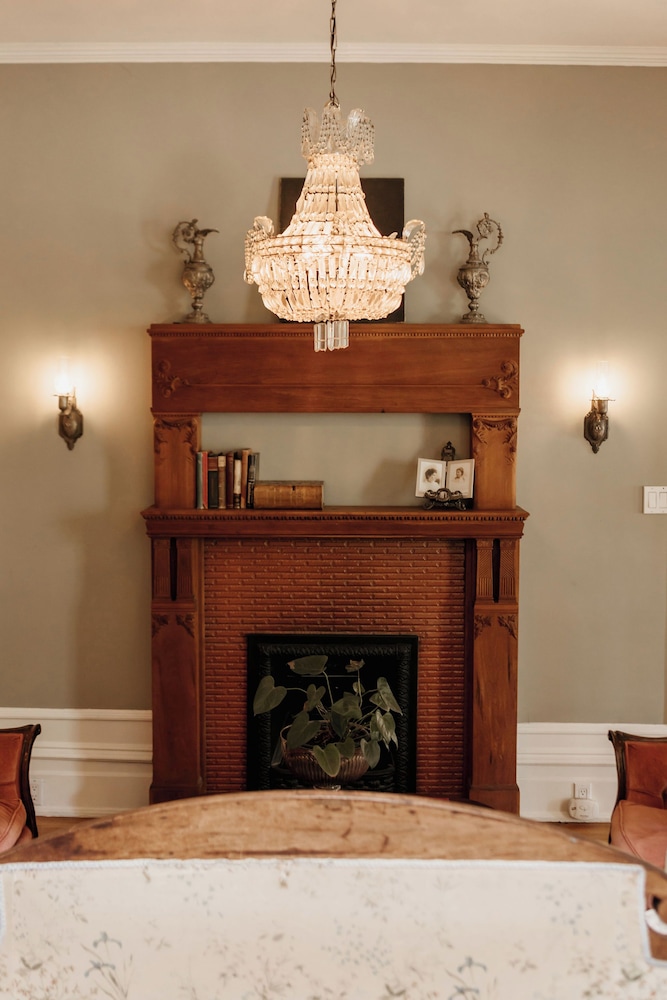 Ellerbeck Mansion Bed & Breakfast