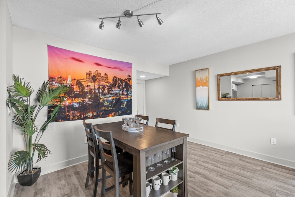 2Br2Ba Next To Jackson Memorial Hospital