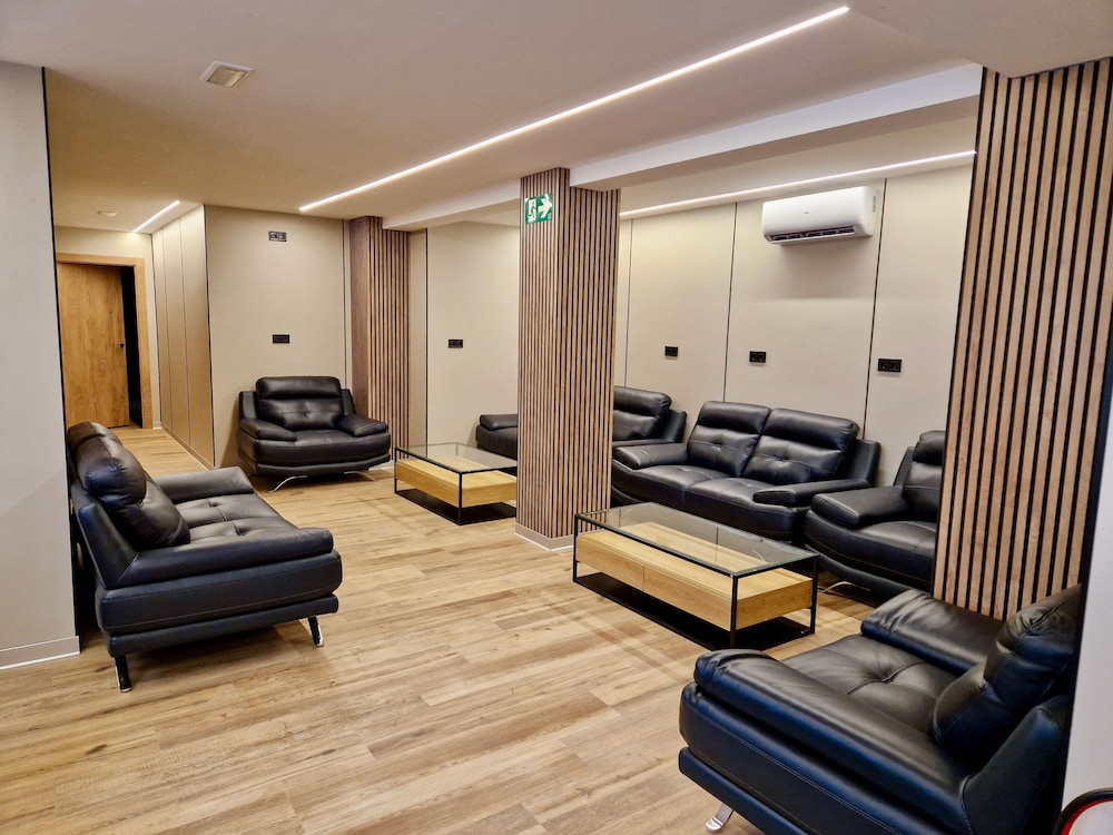 Velvet Hostel Business