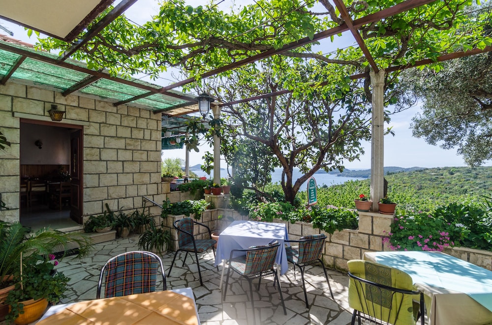 Guesthouse Moretić