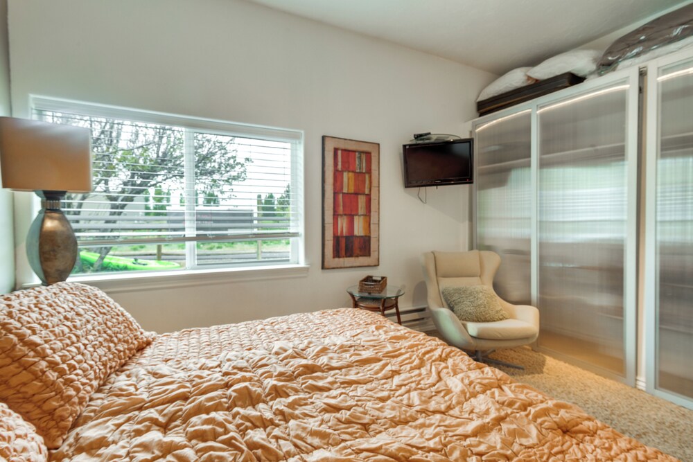 11 Mi to Bear World: Riverfront Getaway in Rigby
