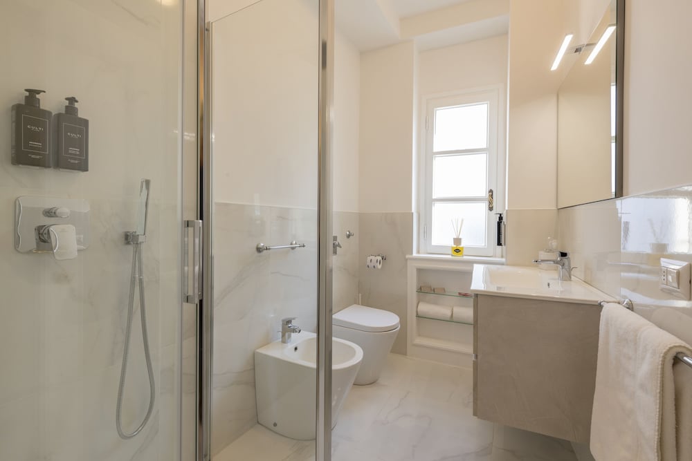 Milan Royal Suites & Luxury Apartments
