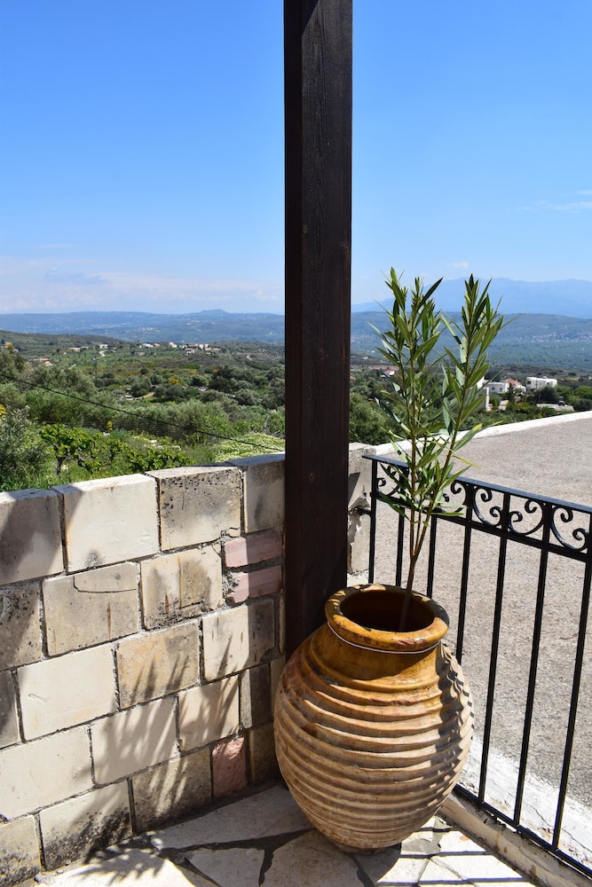 Eirini's Stone House