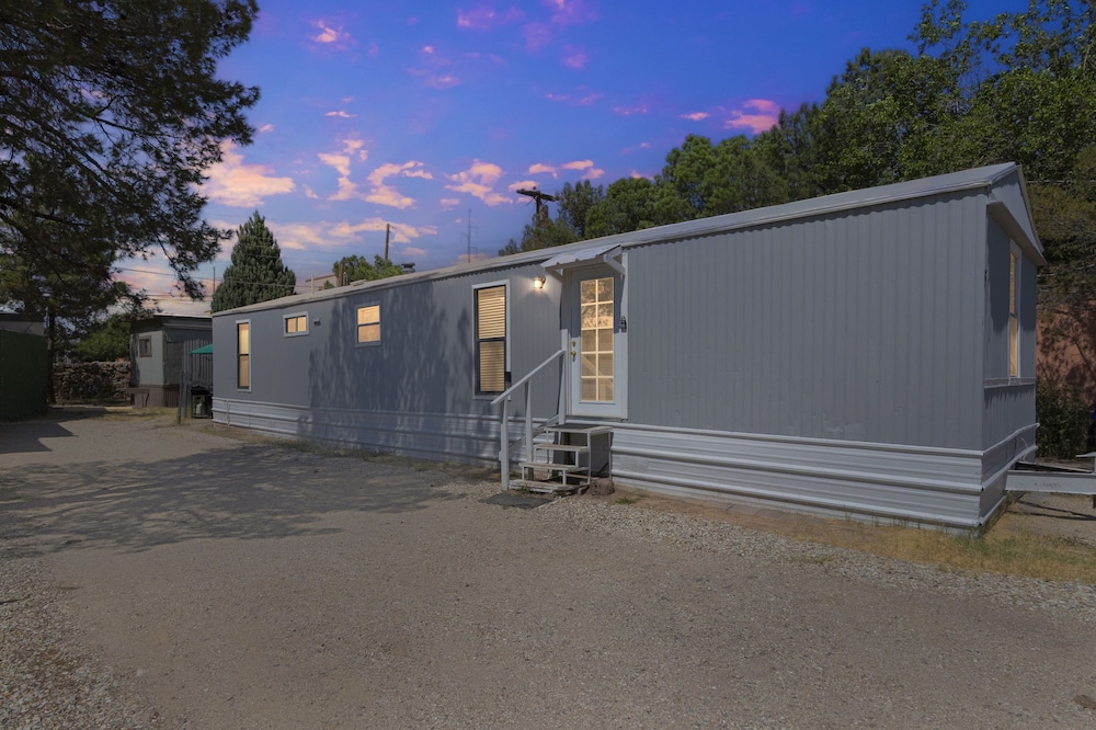Desert Haven Cozy 2-Bedroom Mobile Home Near NMSU 2 Home