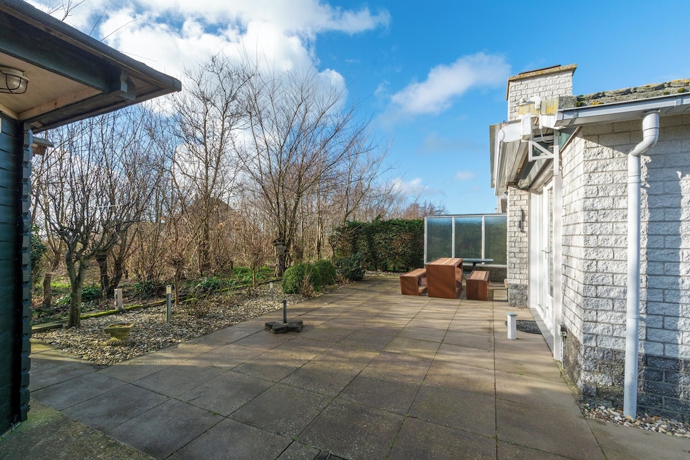 Holiday Home in Park De Watersnip Near Beach
