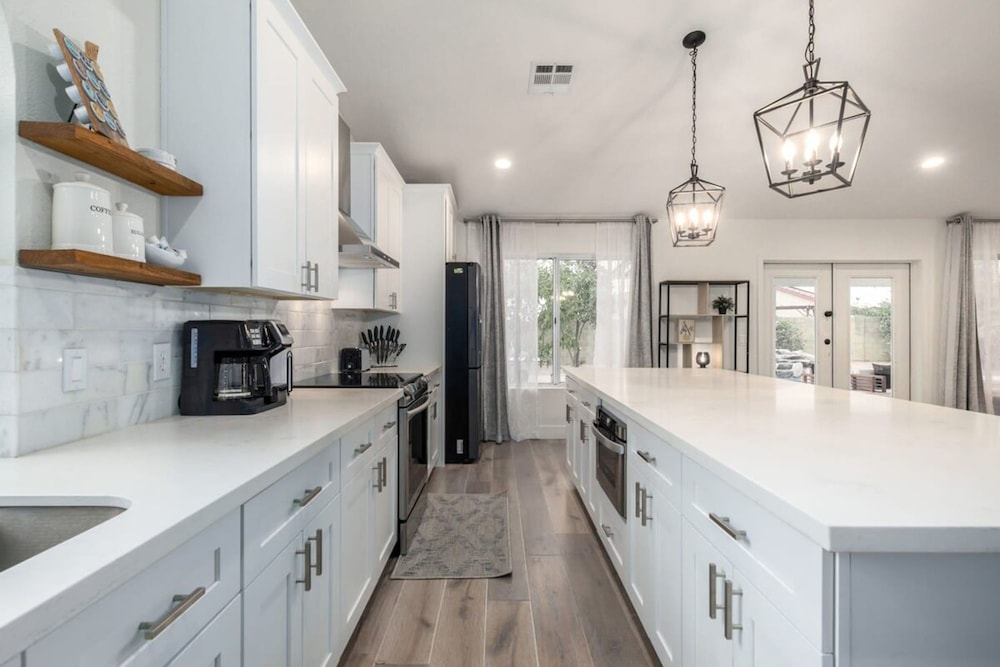 5BR Citrus Estate Sleeps 13 Free Htd Pool Gameroom