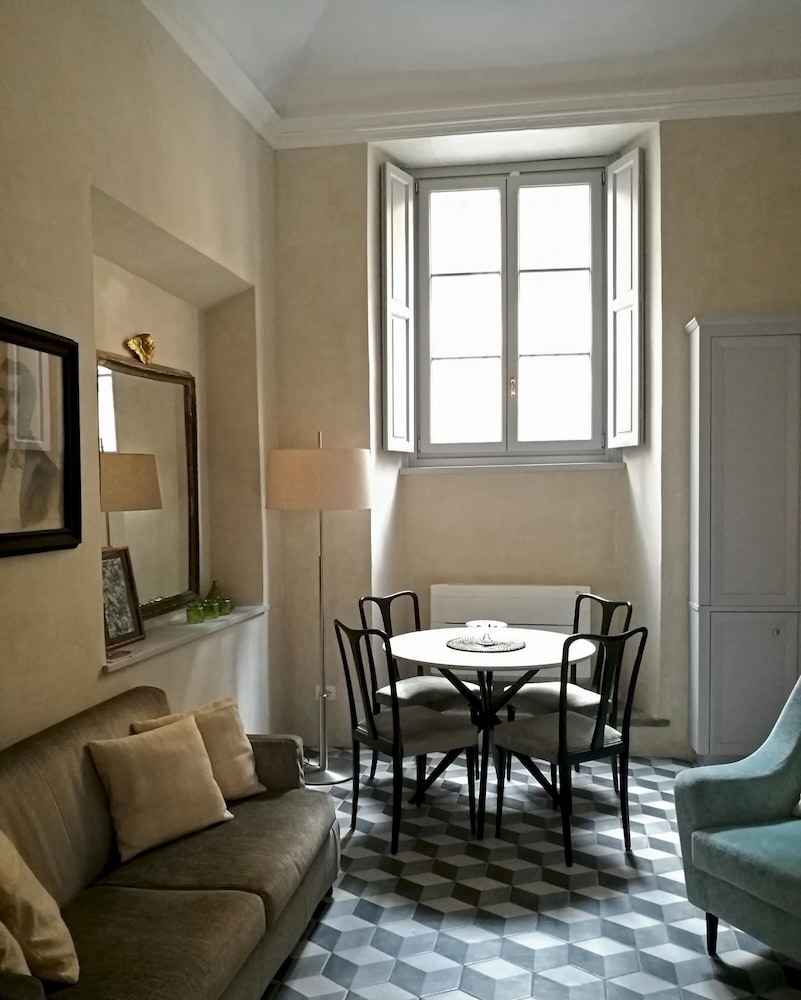 Mezzo 46 in Firenze With 2 Bedrooms and 2 Bathrooms