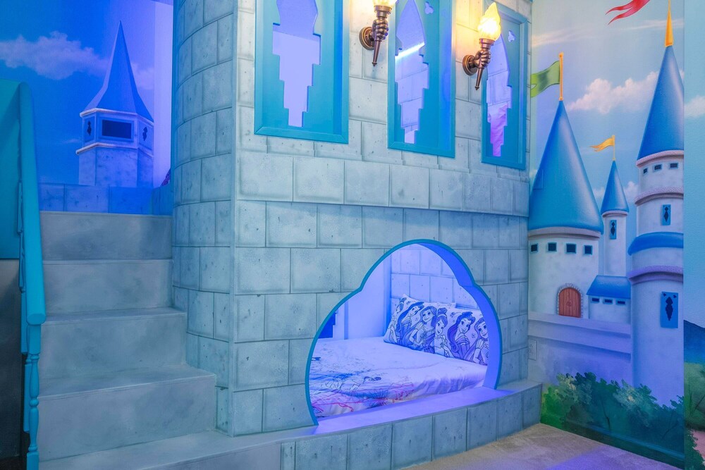 Spacious 12br Family Villa Near Disney Bella Vida