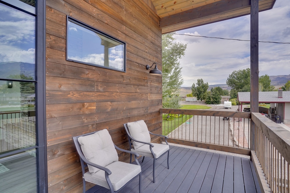 Richfield Vacations - Chic Utah Getaway w/ Fireplace, Sauna  2 Decks! - Property Image 8