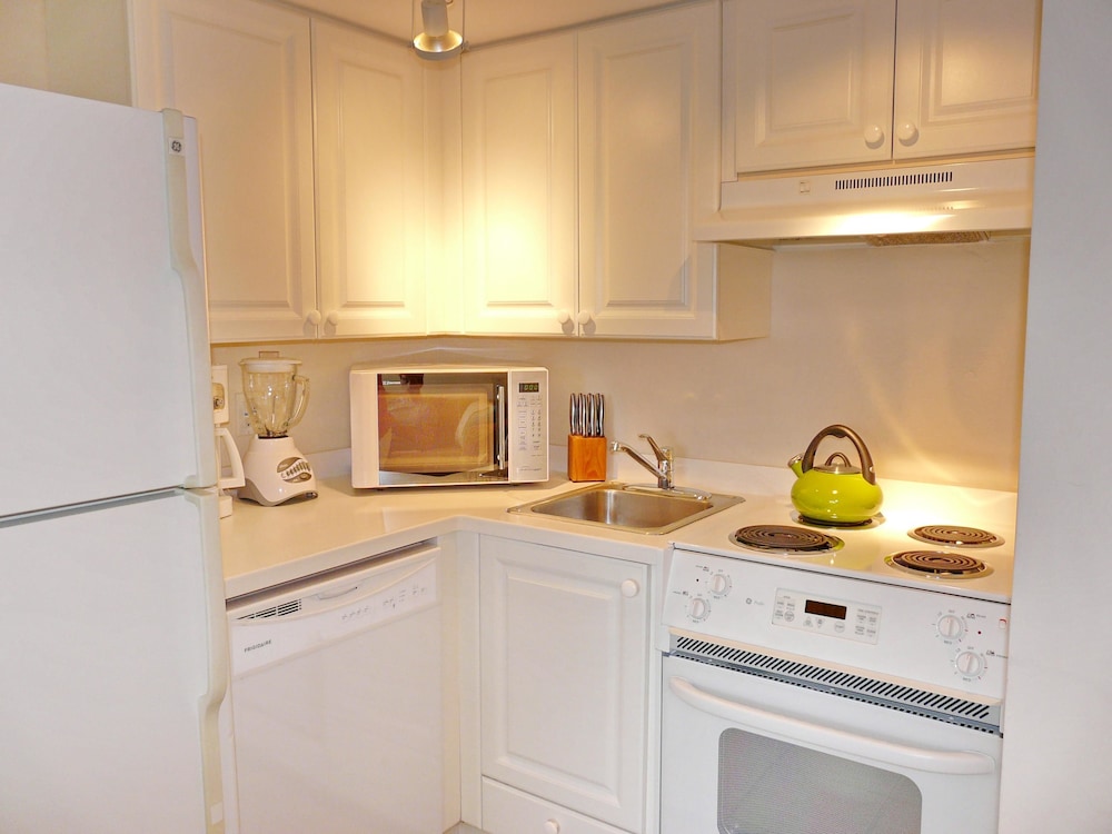 Breezy Condo With Deluxe Pool and Private Beach Access view 5