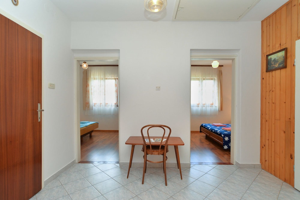 Apartment 1725 view 5