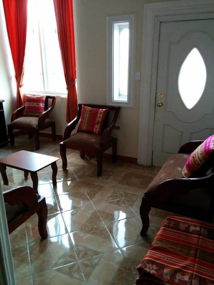 Hostal Otavalos Inn-Hostel